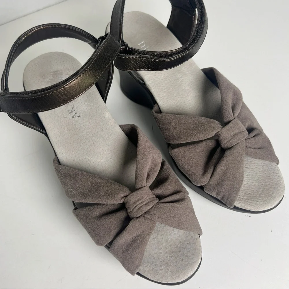 •AKAISHI• Miwa Open Toe Ankle‎ Strap Wedge Sandal in Cocoa Brown Size 6